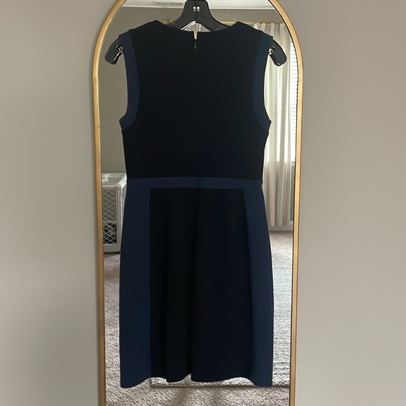 Diane Von Furstenberg dress. - Picture 3 of 3